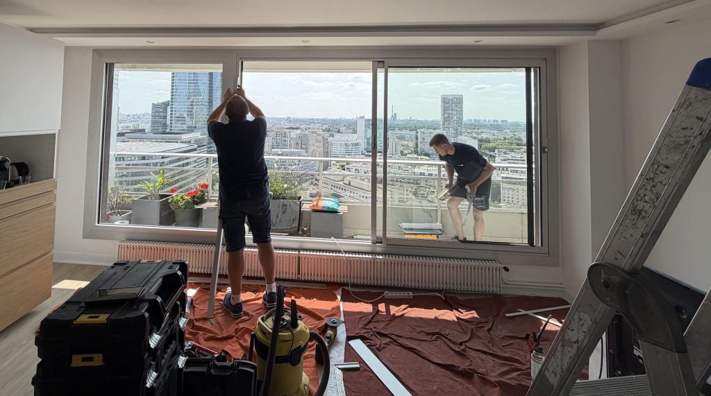Remplacement de fenêtres au 22ème étage à La Défense
